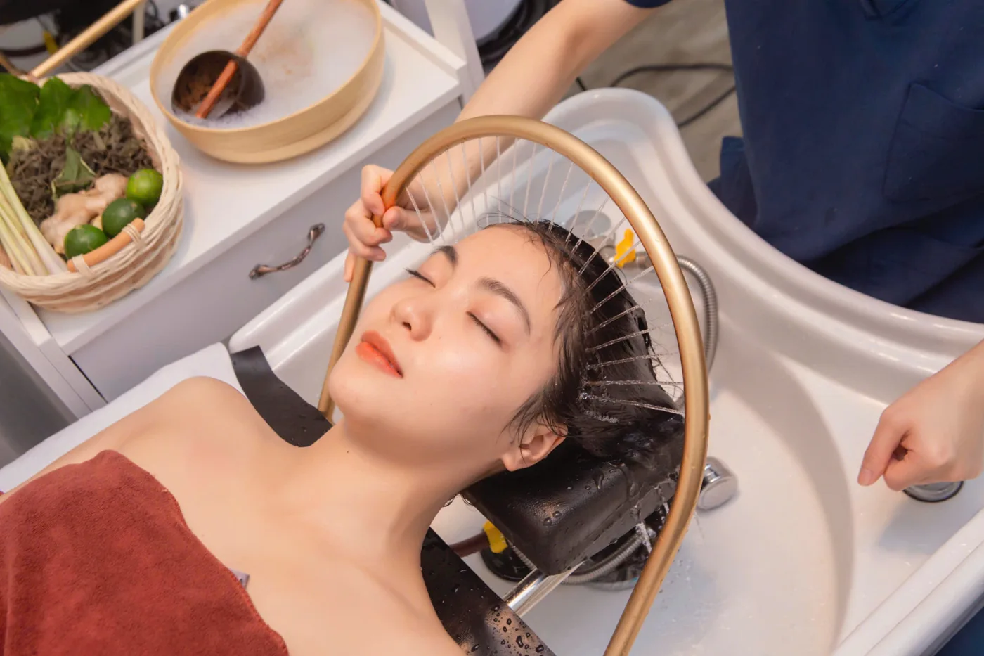 Gội đầu dưỡng sinh tại Spa Đông Y Ngọc Hà